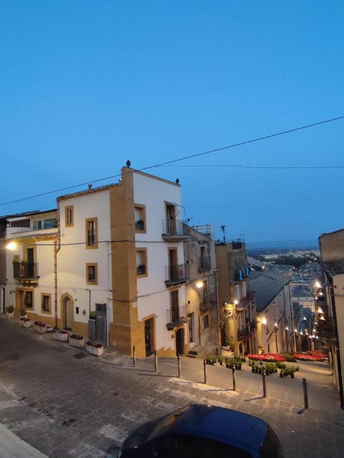 Appartamento La Matrice Caltagirone Exterior photo